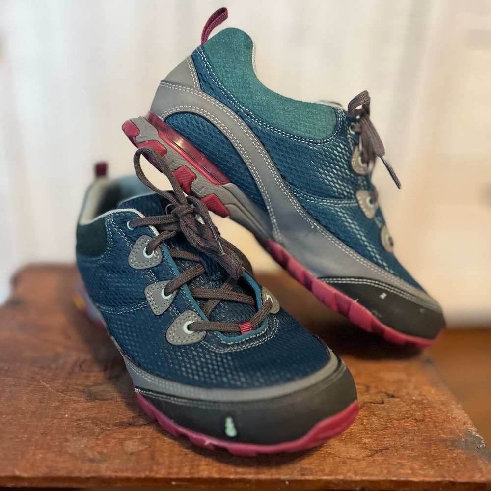 Vibram Ahnu Sugarpine Laceup Hiking Shoe